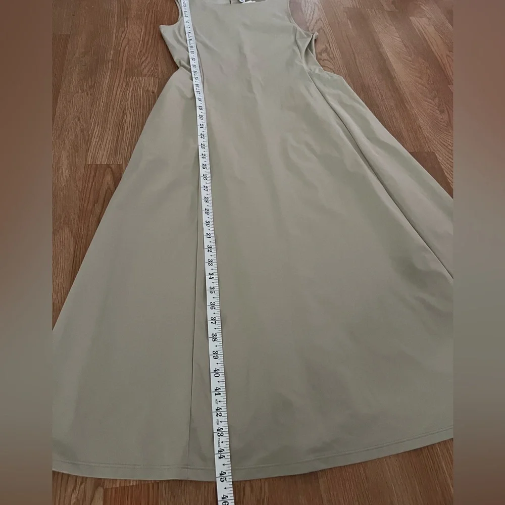 NWT Uniqlo Airism Ultra Stretch Sleeveless Midi - Picture 8 of 8
